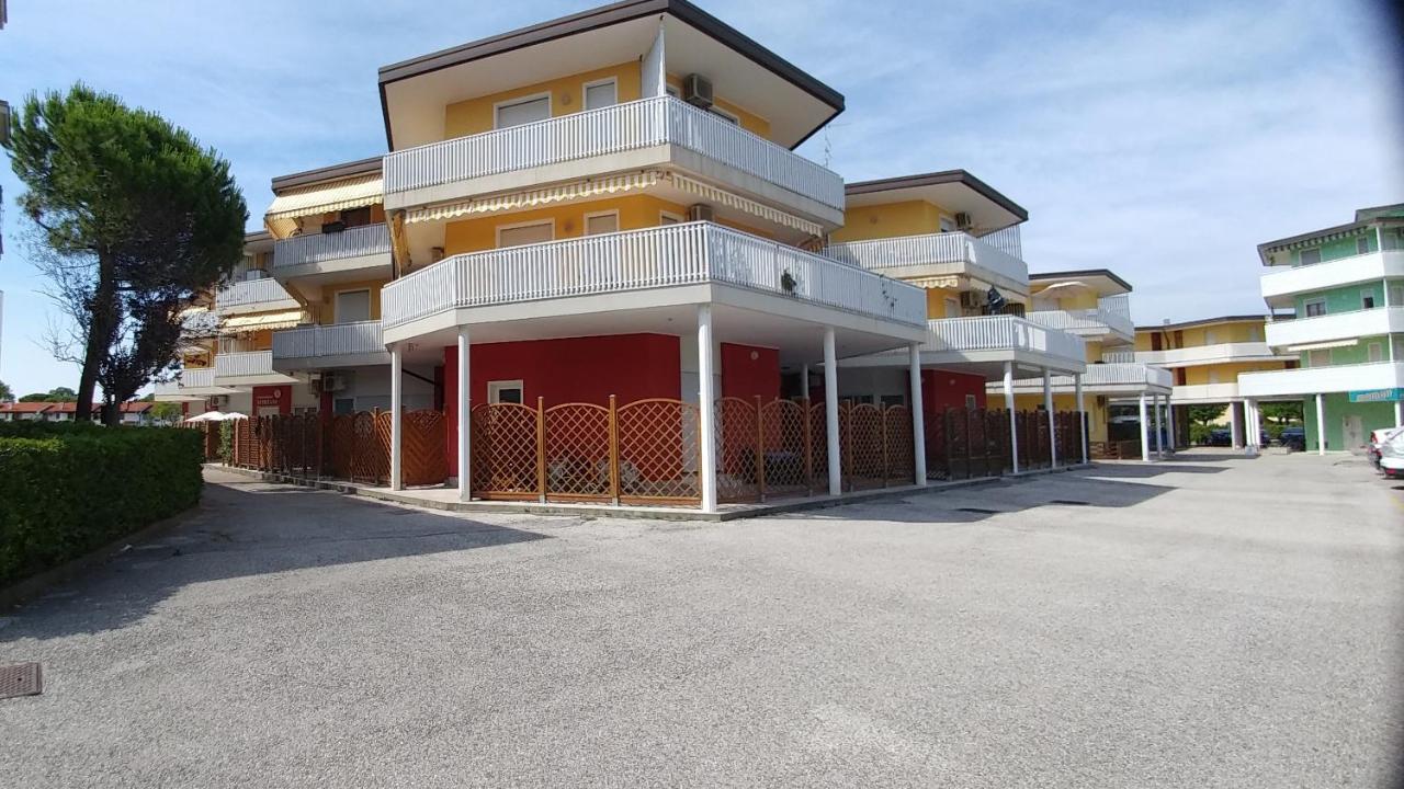 Condominio Miriam Bibione Eksteriør bilde