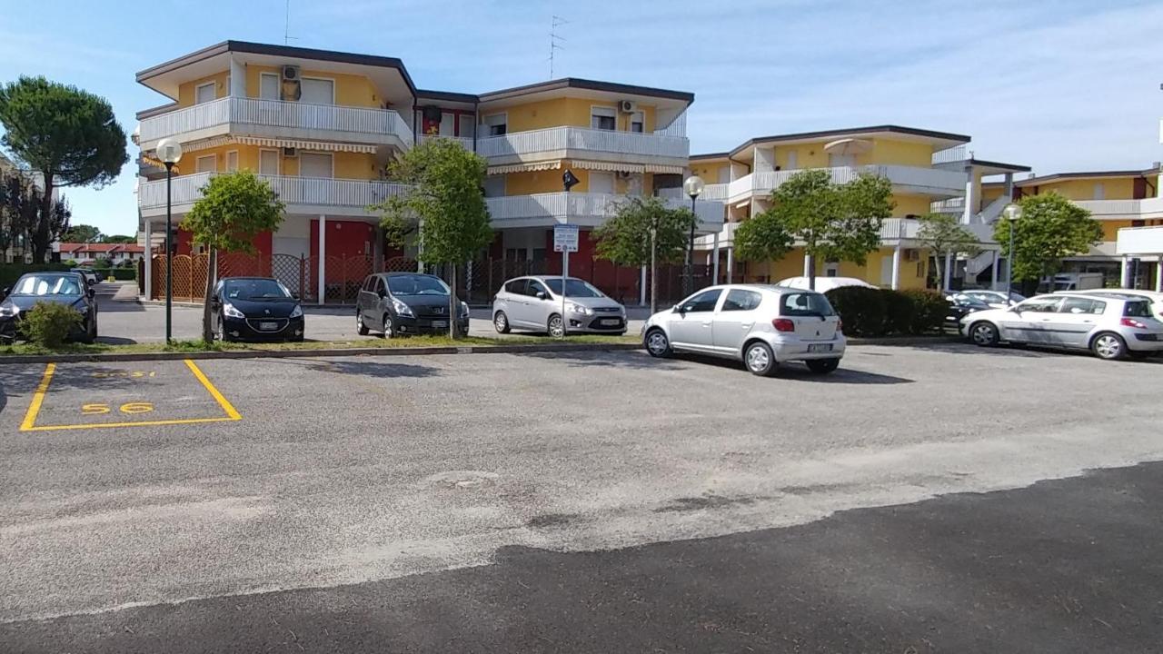 Condominio Miriam Bibione Eksteriør bilde